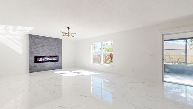 Building Photo - 2056 SW Grant Ave