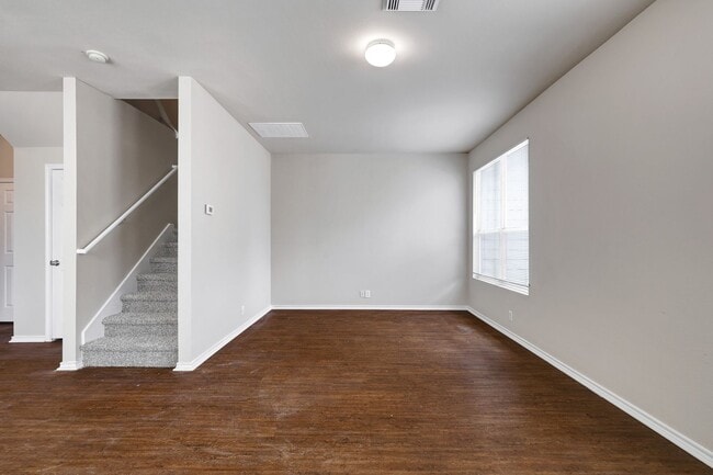 Building Photo - Recently updated 3 bedroom townhome