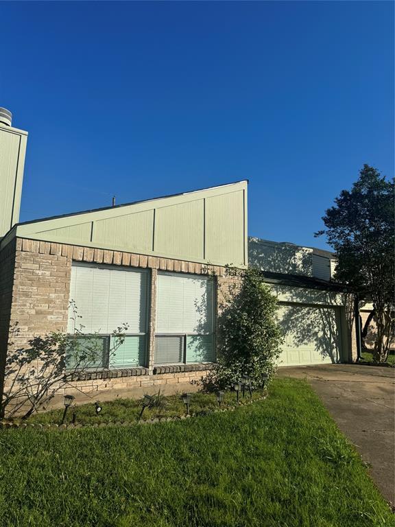 Building Photo - 2206 Sunset Trail