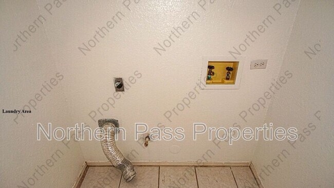 Building Photo - 12107 Valley Quail Dr