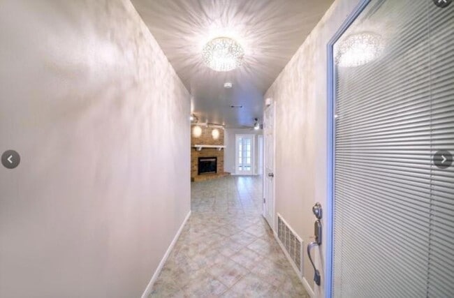 Building Photo - 6104 Bridlington Cir
