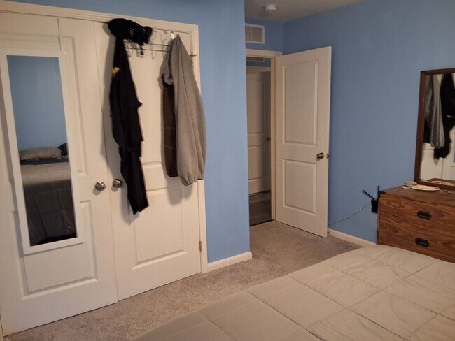 Building Photo - Cozy 3 Bed, 2 Bath House In Vine Grove, KY
