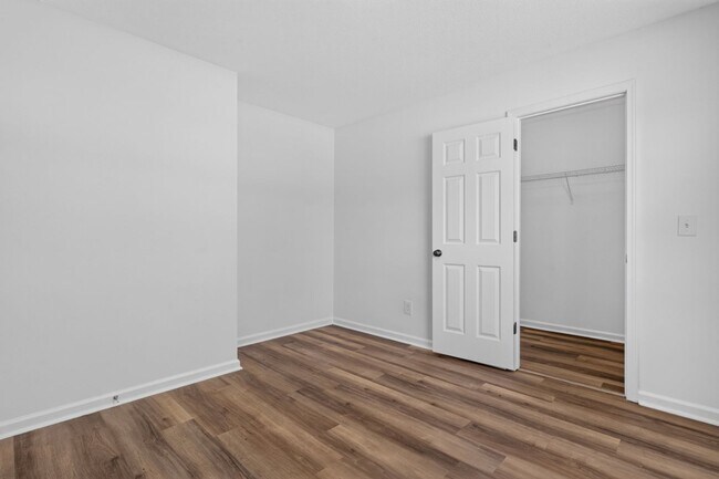 Building Photo - 20 Kimpton Dr