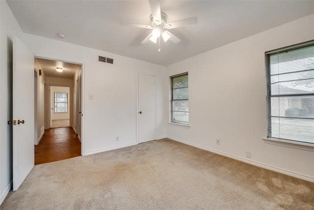 Building Photo - 1002 Majors Dr