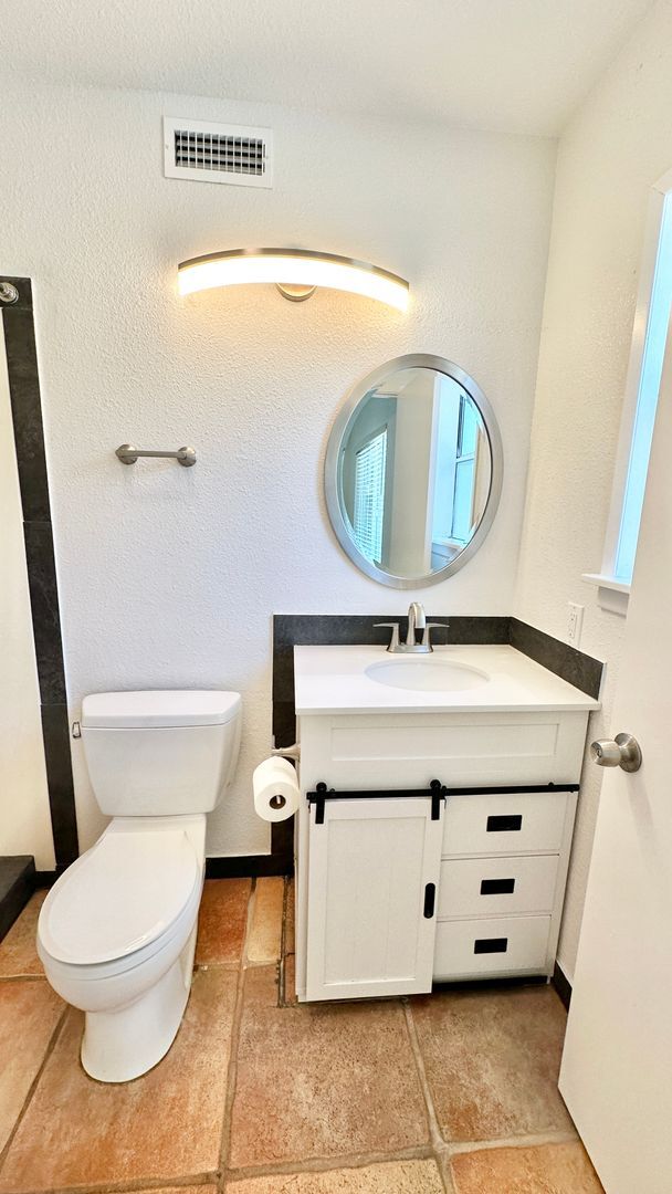 Building Photo - Beautiful Updating throughout Home!  Kitch...