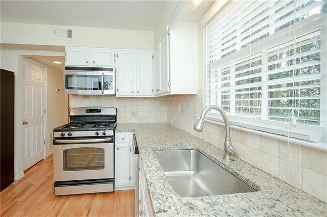 Building Photo - 2159 Heritage Trace Dr