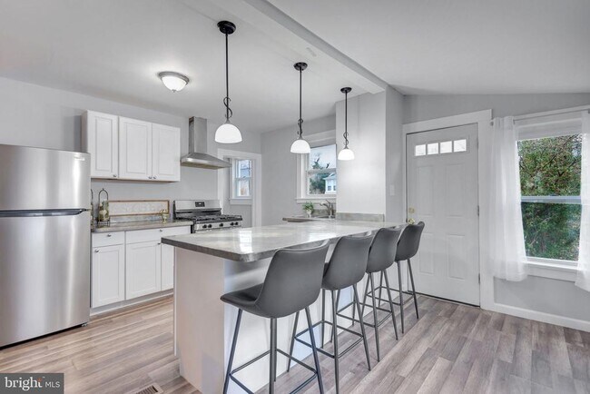 Building Photo - 504 Capitol Heights Blvd