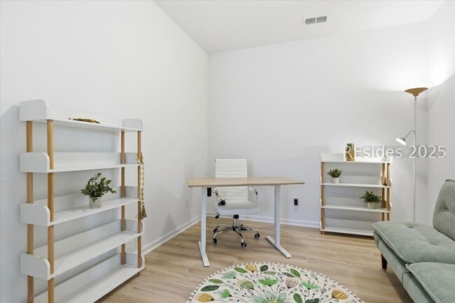 Building Photo - 855 Weekend Ave