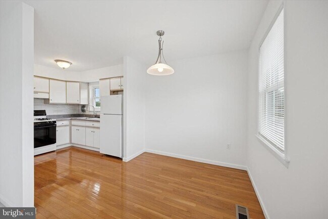 Building Photo - 4000 Lyman Dr