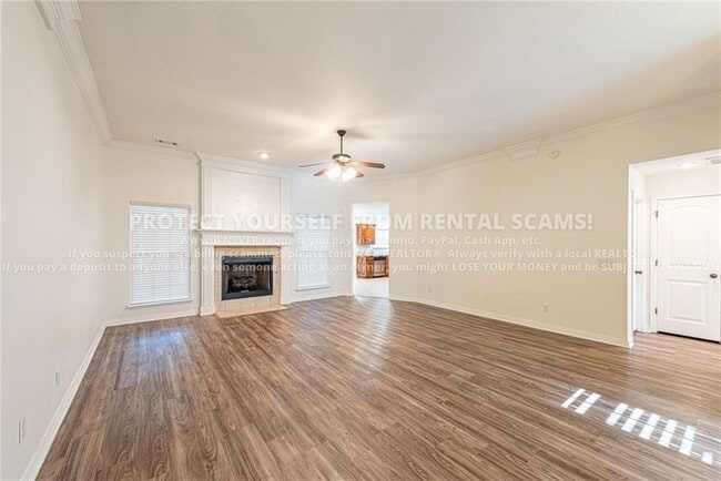 Building Photo - 1689 N Oakhaven Pl