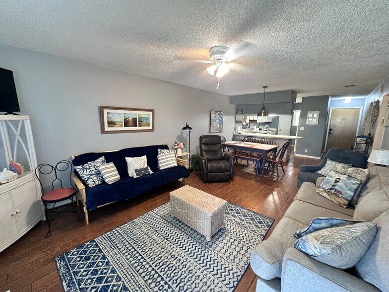 Building Photo - 200 Ocean Hibiscus Dr