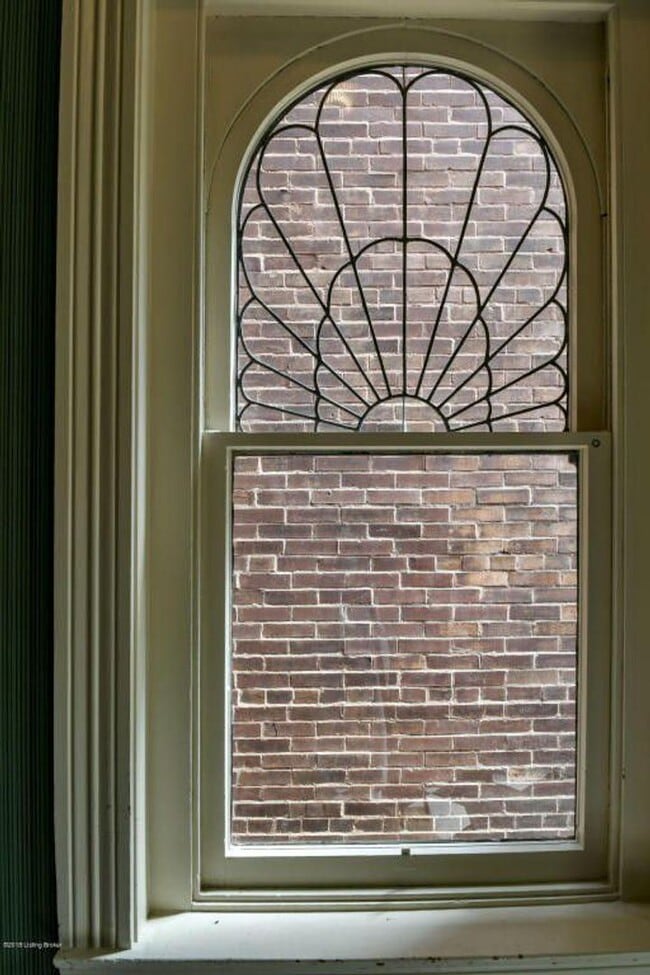 Building Photo - 1454