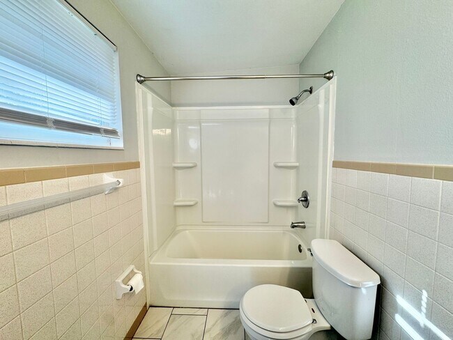 Building Photo - Off Havendale - End Unit Duplex