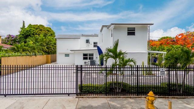 Primary Photo - 590 SW 23rd Ave