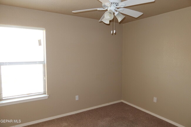 Building Photo - 14217 Otter Point Ct