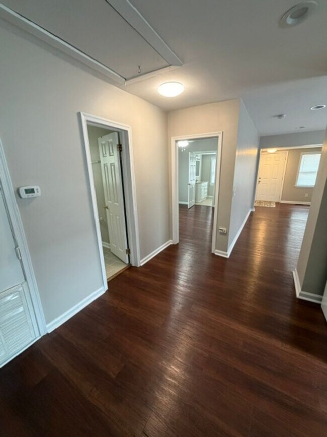 Building Photo - 167 Brockwell Ave