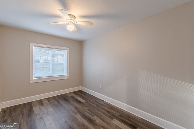Building Photo - 1376 Westmont Rd SW