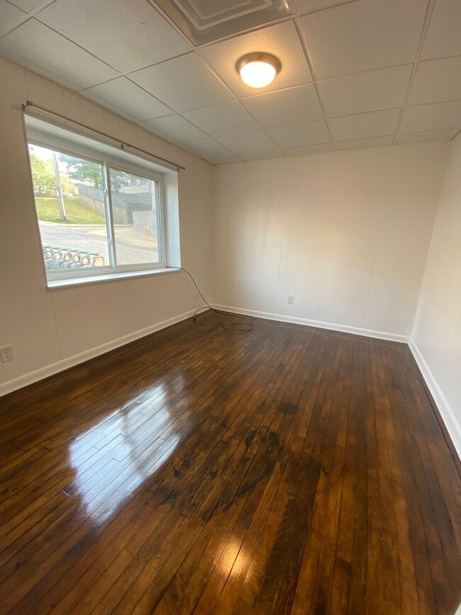 Building Photo - 757 E Warrington Ave