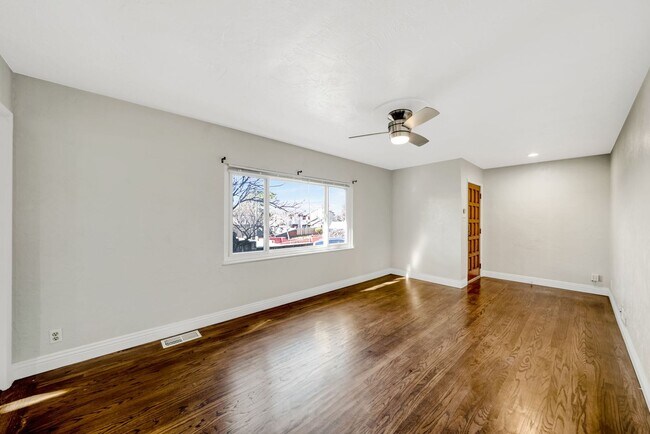 Building Photo - 9714 MacArthur Blvd