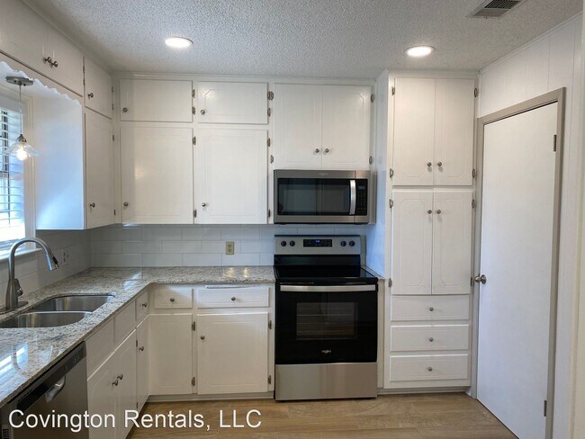 Building Photo - 3 br, 2 bath House - 204 Montrose St