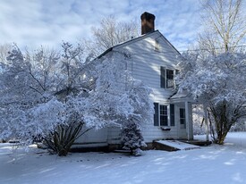 Building Photo - 494 Oak Summit Rd