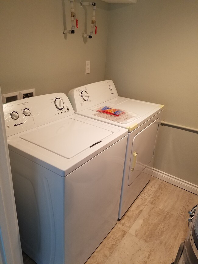 Building Photo - 9253 51st Ave S