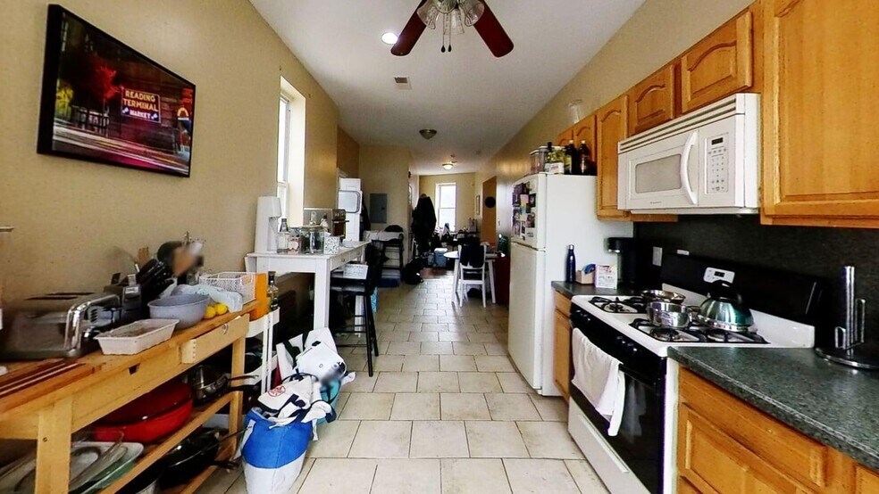 Building Photo - 1916 E Passyunk Ave