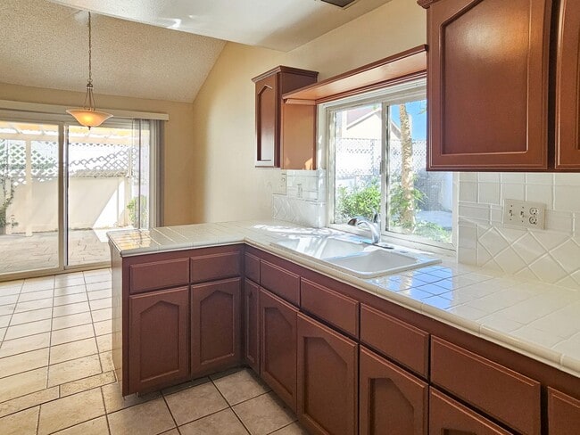 Building Photo - Chula Vista Twin Home