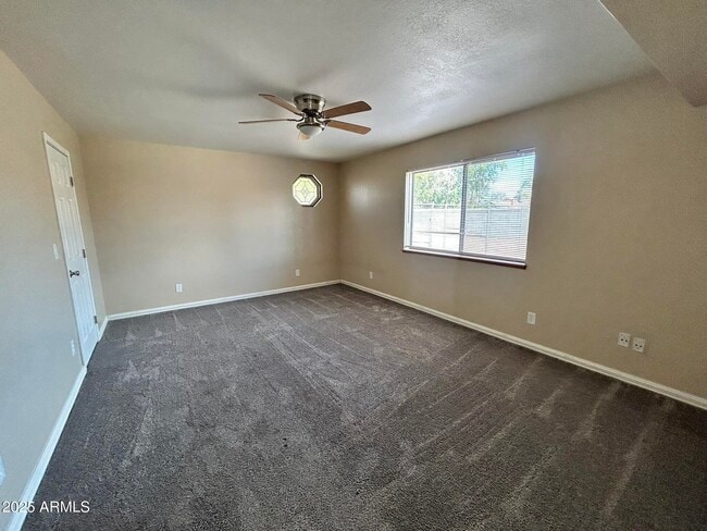 Building Photo - 523 N Los Feliz Dr