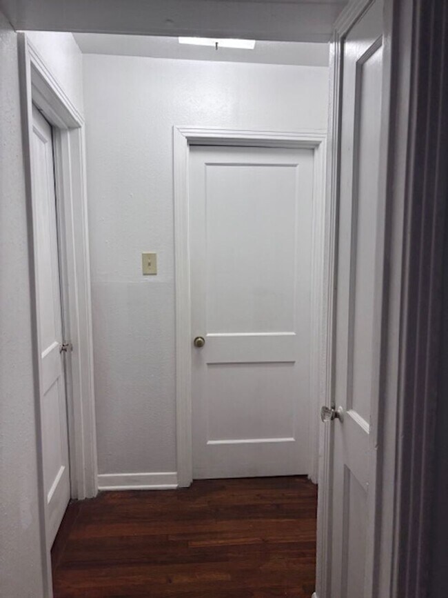 Building Photo - 2707 W Craig