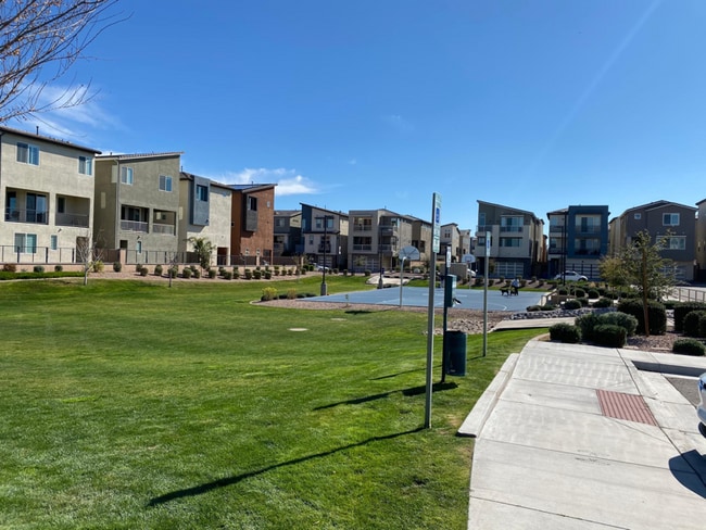 Building Photo - 1312 N Zane Dr