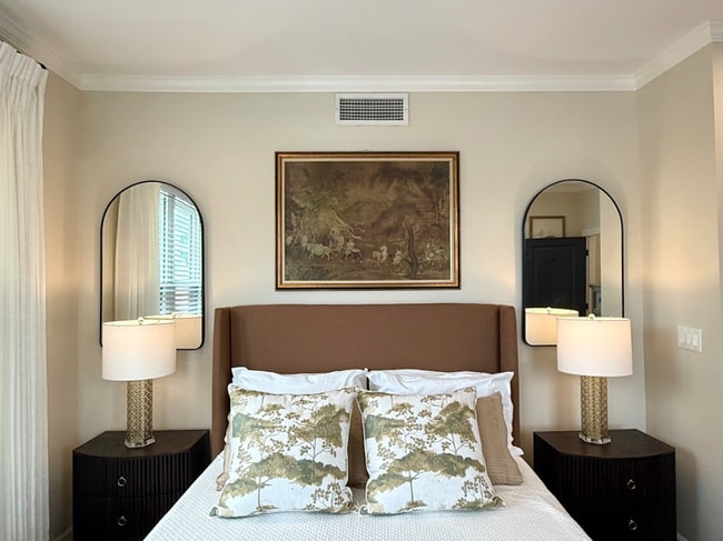 Building Photo - Newly Renovated Condo in the Heart of Downtown