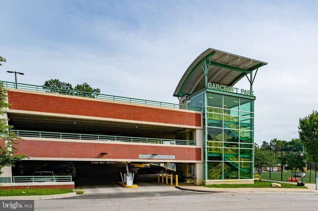 Building Photo - 989 S Buchanan St