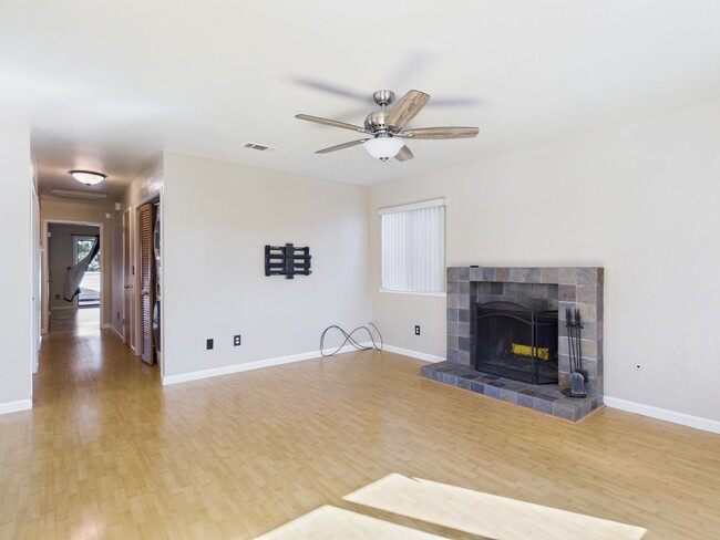 Building Photo - 2/2 Monterey Condo now available for rent