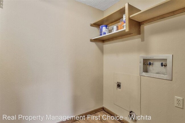 Building Photo - 2 br, 2 bath House - 1717 S Cypress Unit 821