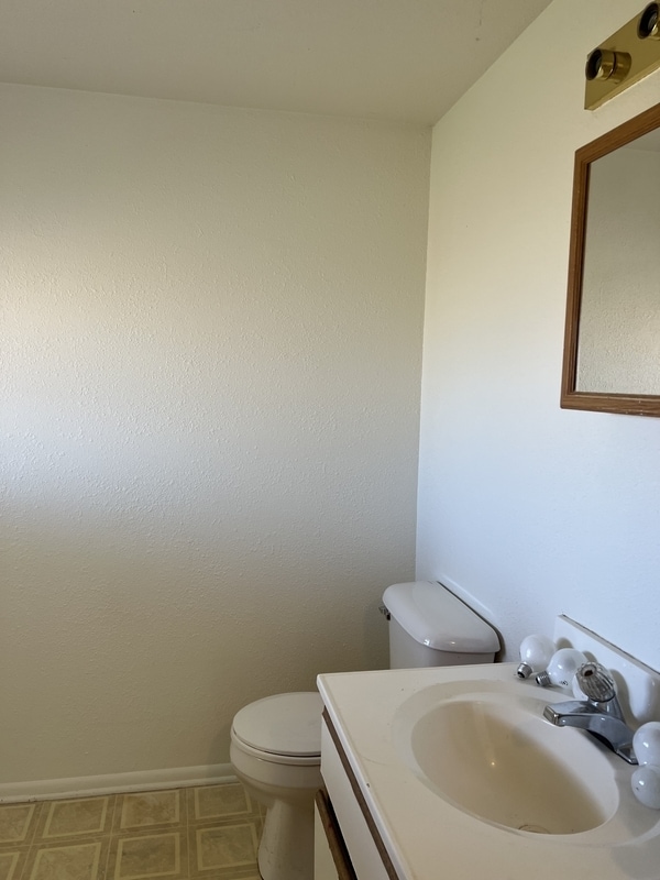 Building Photo - 266 E 200 S