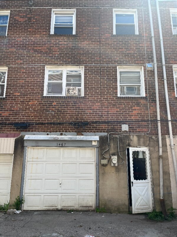 Building Photo - 1467 Lardner St