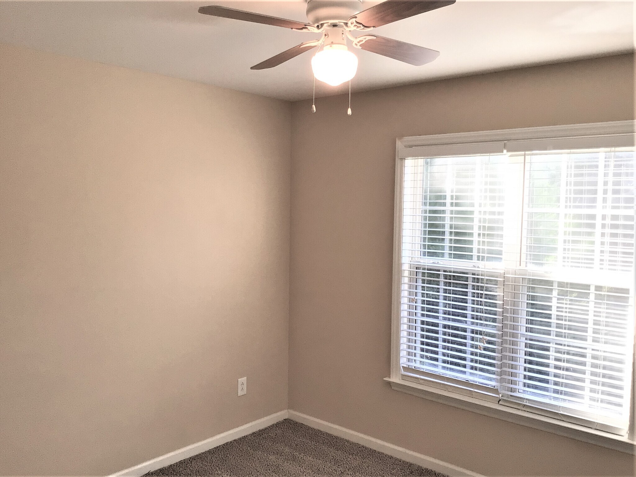 Building Photo - 5530 Brookdale Ridge Dr