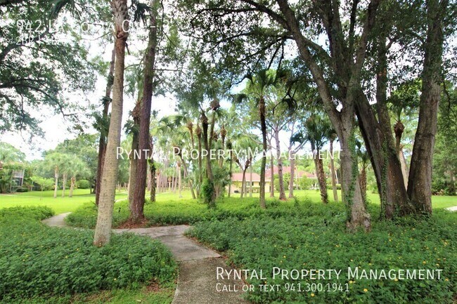 Building Photo - 942 La Costa Cir