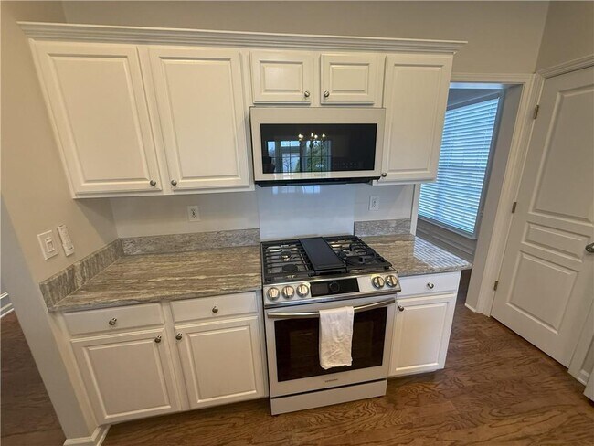 Building Photo - 1460 Vinery Ave