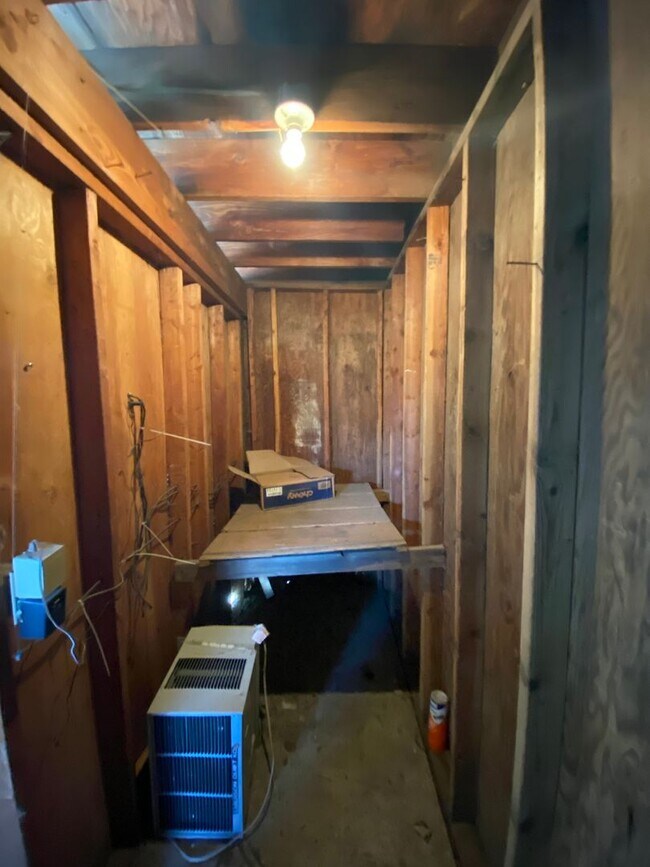 Building Photo - 2909-2911 E. 33rd Ave