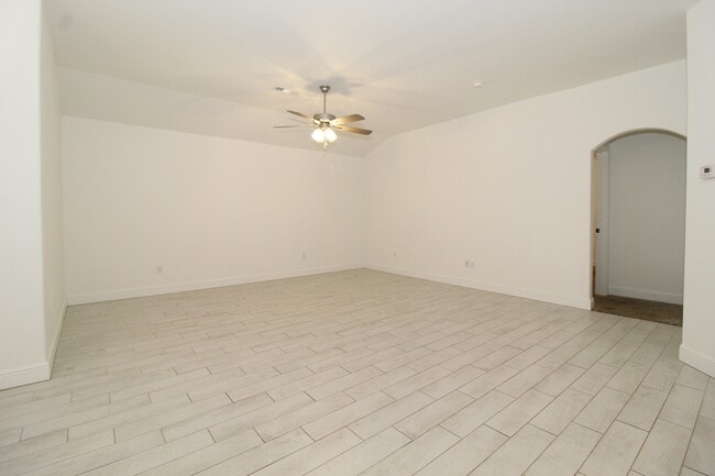 Building Photo - 1500 Ari Ave