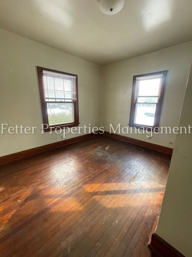 Building Photo - 1651 Burdette Ave
