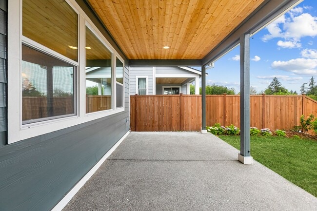 Building Photo - Spacious Two-Story in Port Orchard