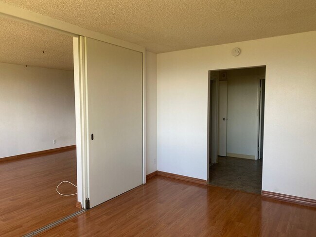 Building Photo - 55S S Kukui St