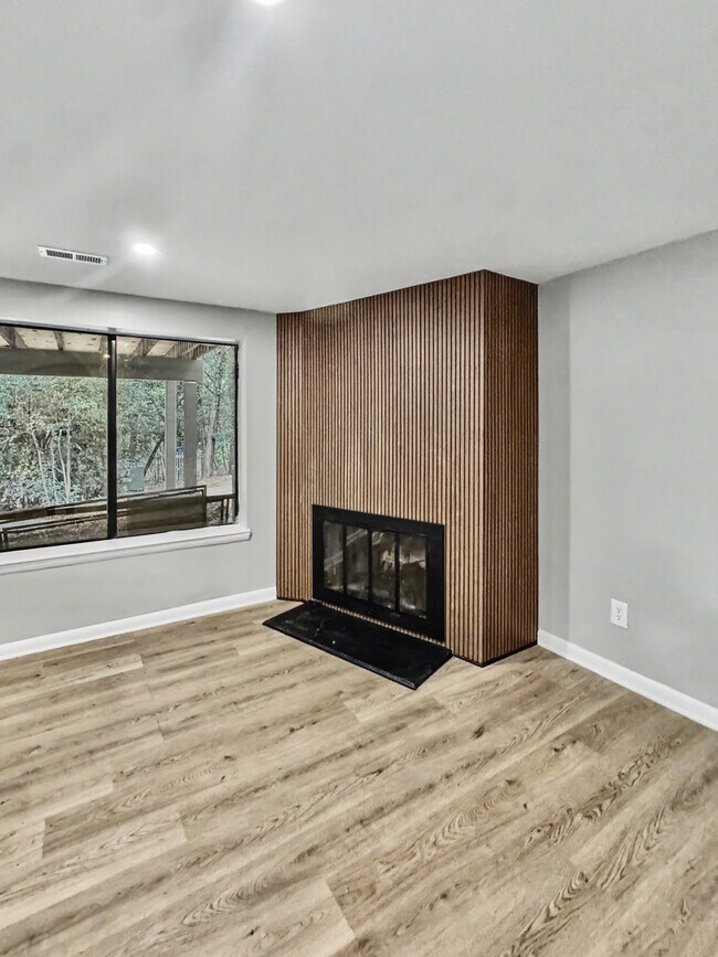 Building Photo - Yacht Cove Condo
