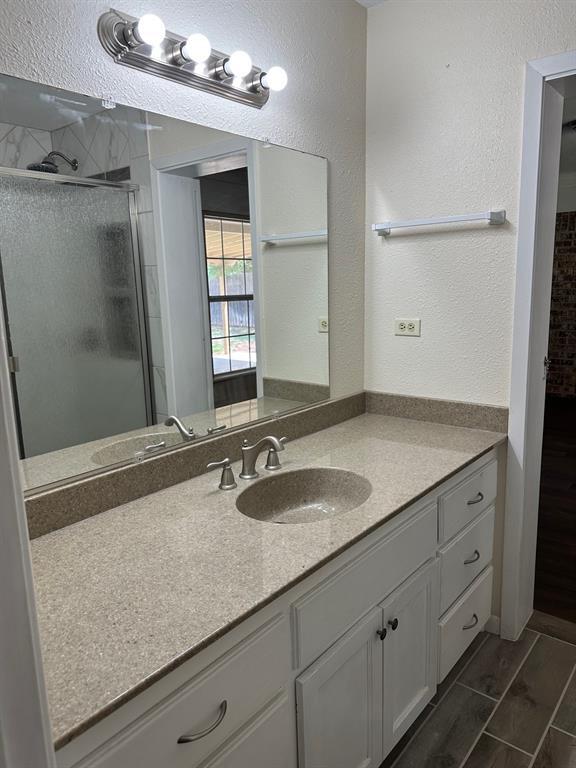 Building Photo - 4050 Brookhollow Dr