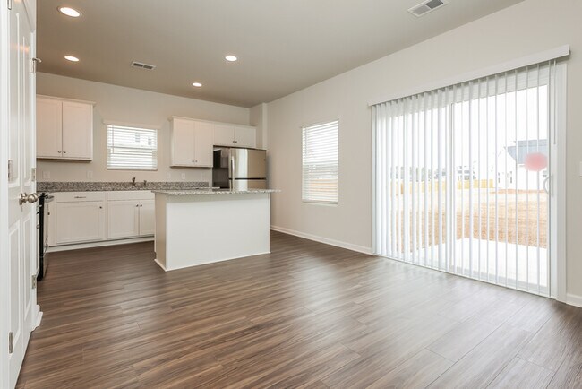 Building Photo - 109 Shire Dr