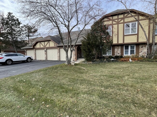 Primary Photo - 1308 N Streamwood Ln
