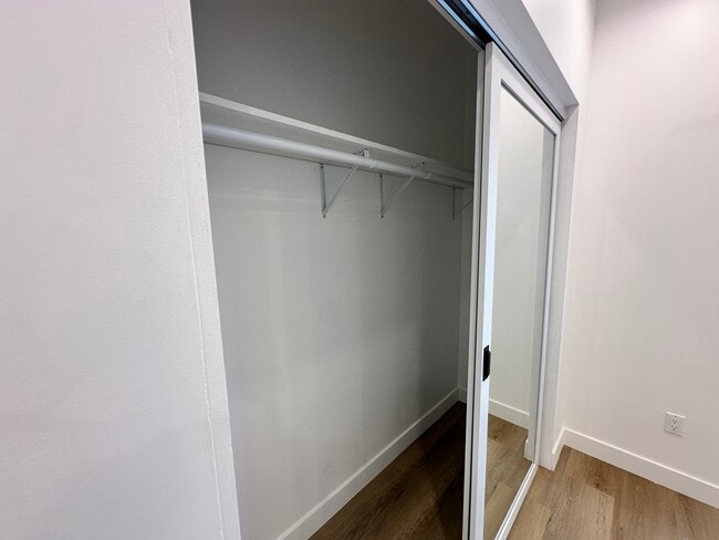 Building Photo - 3617 W Victory Blvd